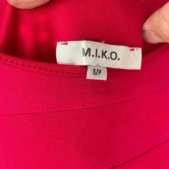 MIKO 6/$20. woman’s hot pink sleeveless tiered dress small - Picture 3 of 10